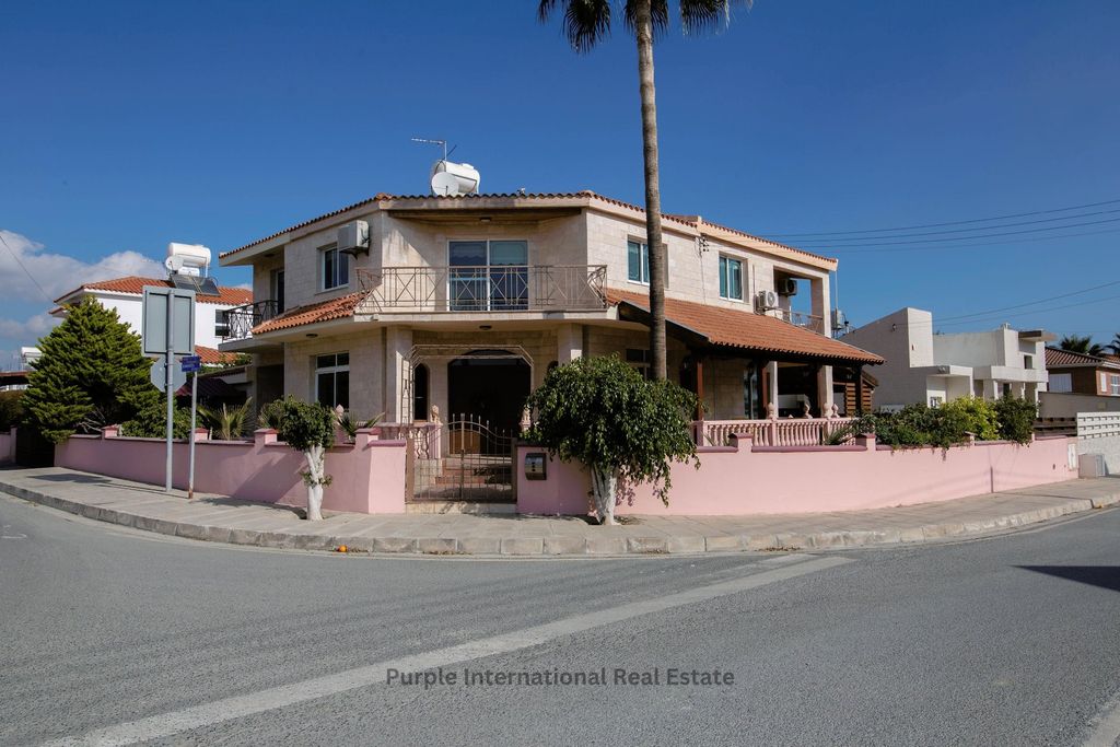 Property photo 1 of 39