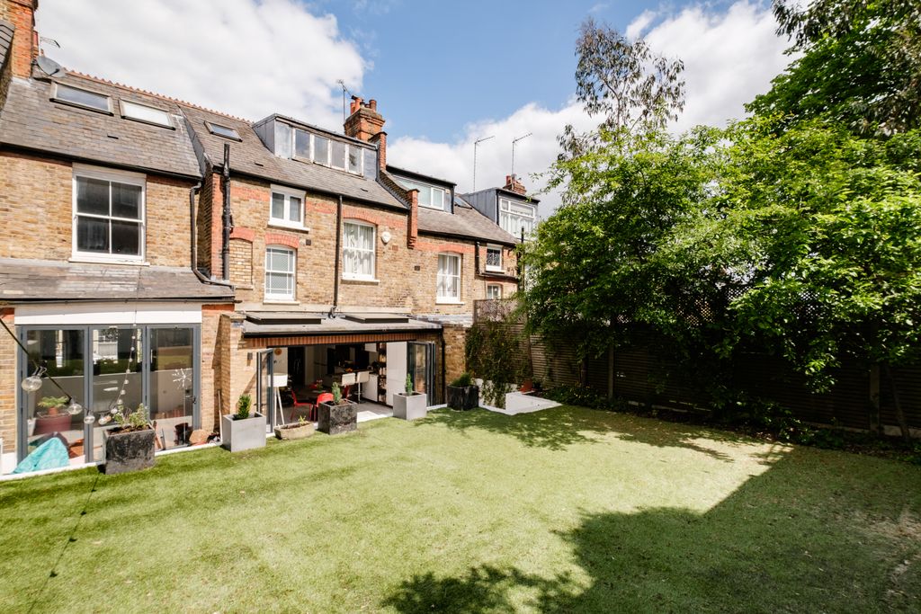 Property photo 3 of 24