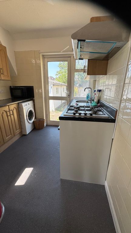 Property photo 3 of 4 Kitchen