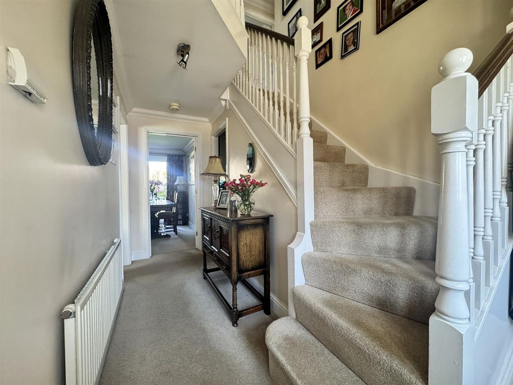 Property photo 2 of 37 Img_3628.Jpeg