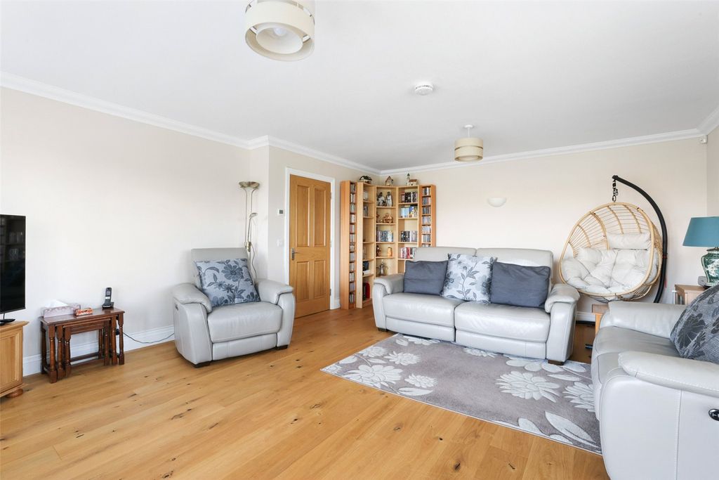 Property photo 3 of 35 Living Room