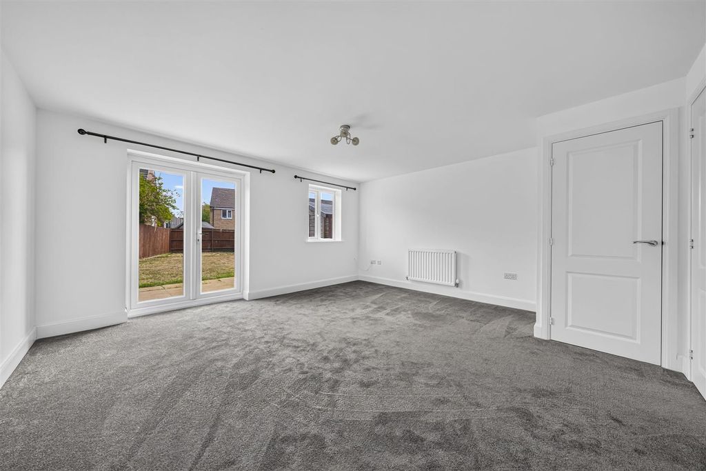 Property photo 2 of 19 6