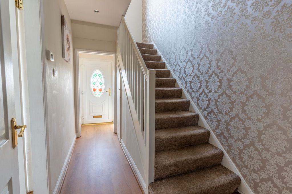 Property photo 3 of 44