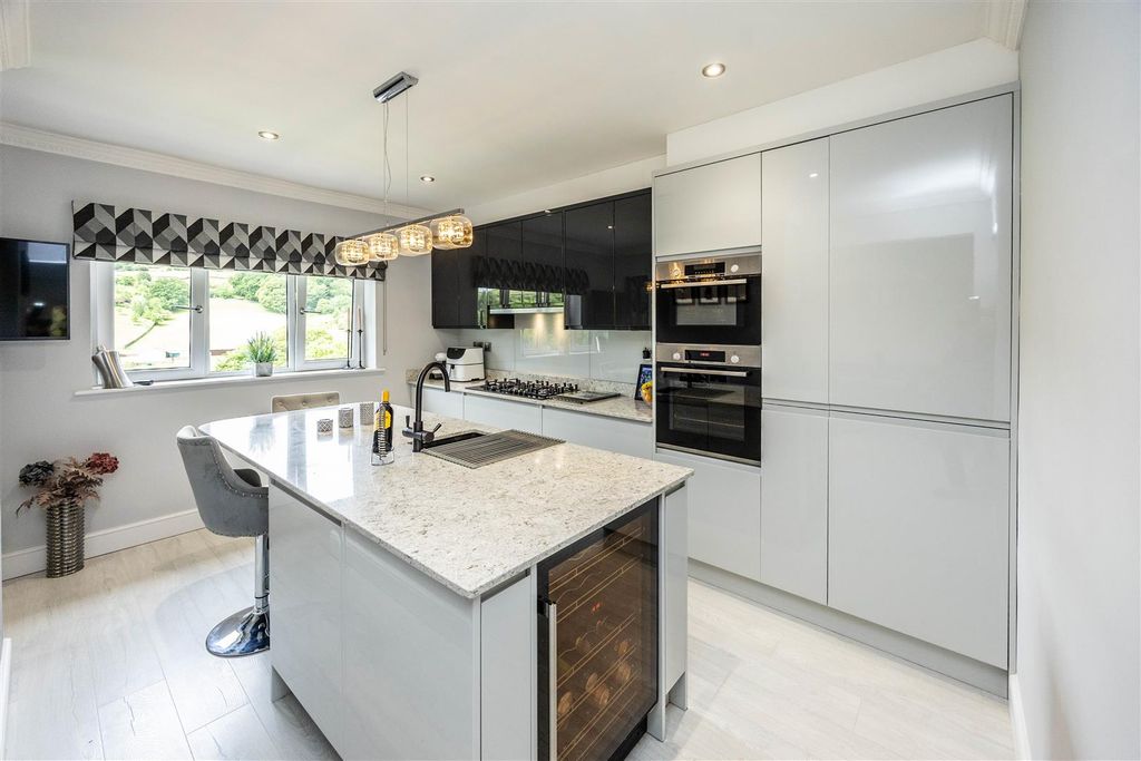 Property photo 3 of 47 43Klhalifax-300525-1.Jpg