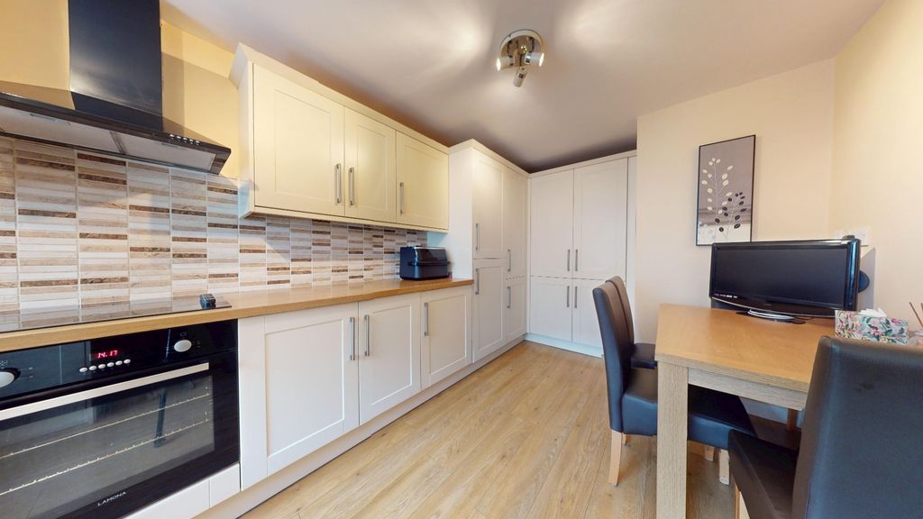 Property photo 2 of 22 5129833