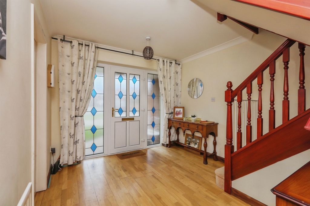 Property photo 2 of 18