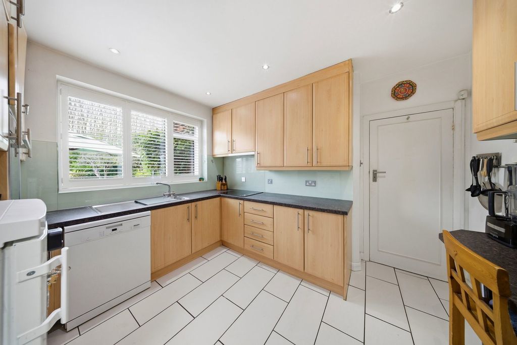 Property photo 3 of 16