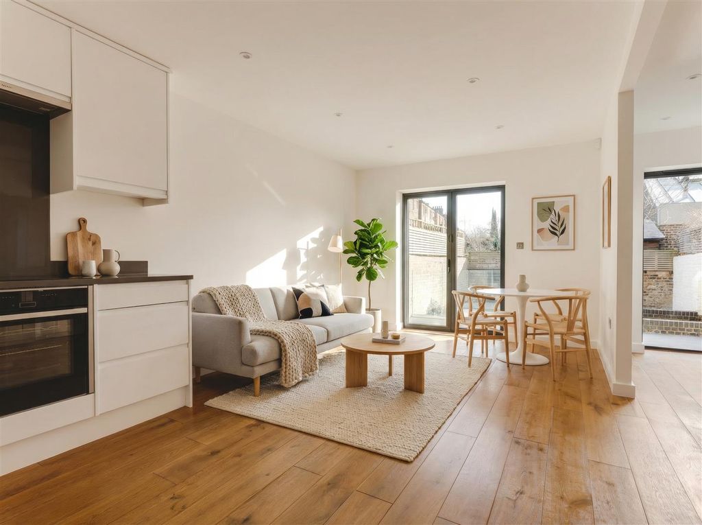 Property photo 2 of 19 Kitchen4.Jpg