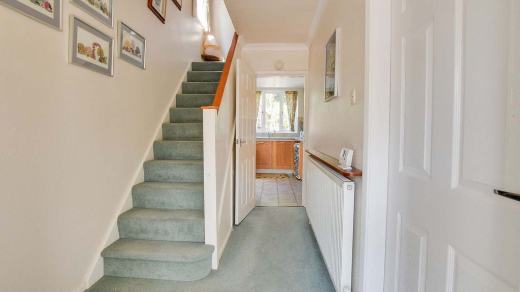 Property photo 3 of 28
