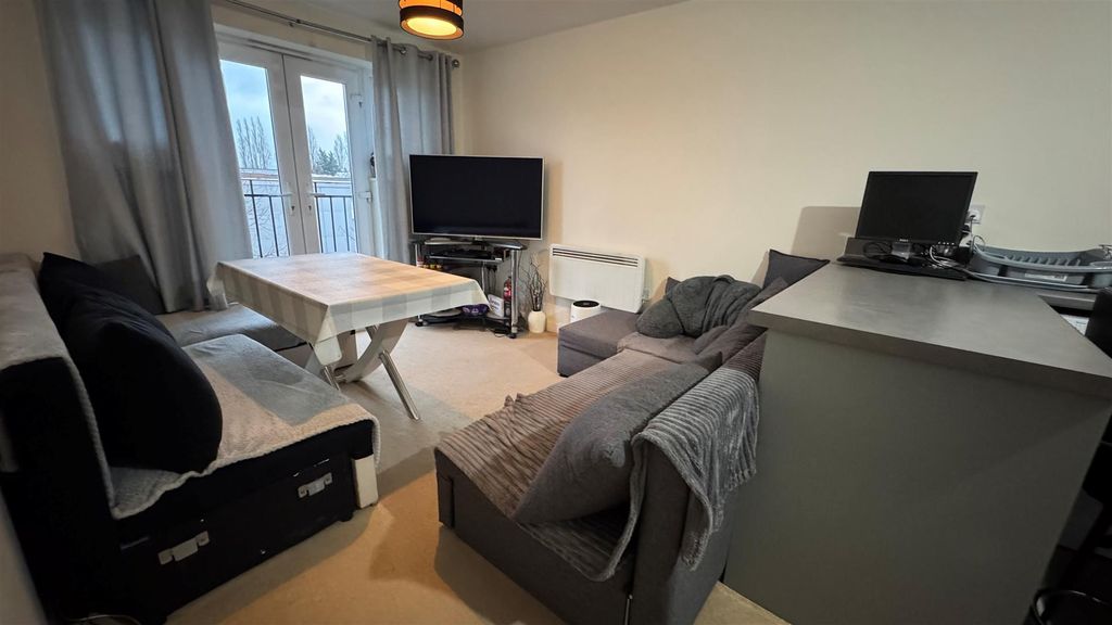 Property photo 2 of 8 Lounge (3).Jpg