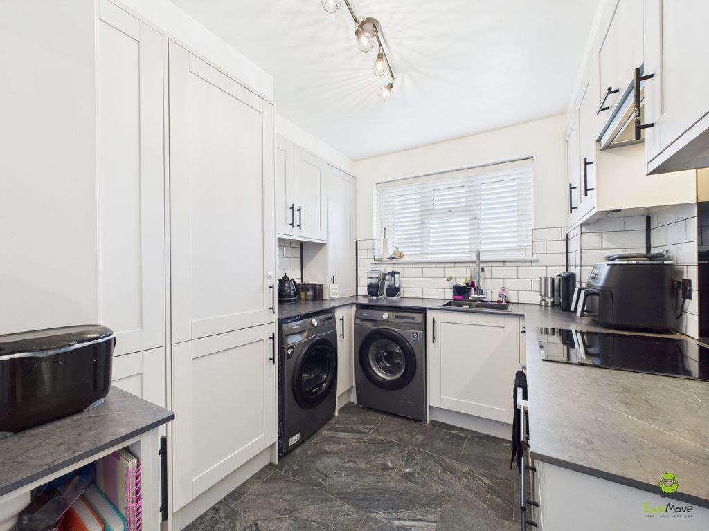 Property photo 3 of 9 Presented By Kevin At Ewemove Bexleyheath And Dart