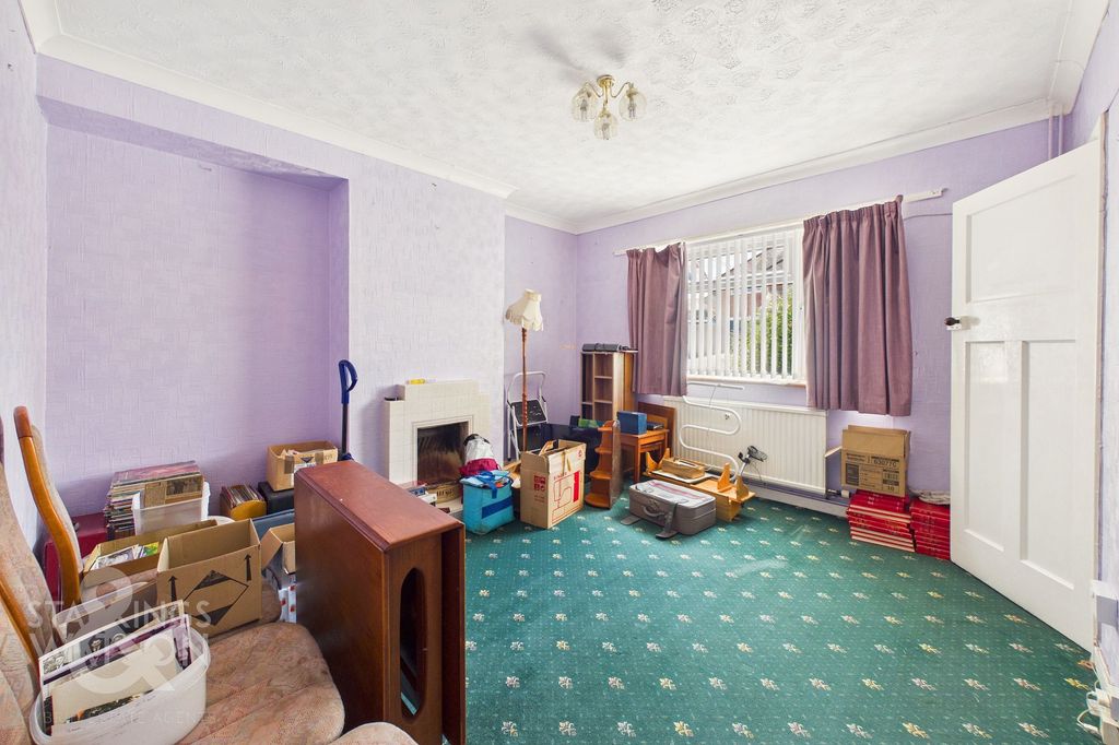 Property photo 2 of 17