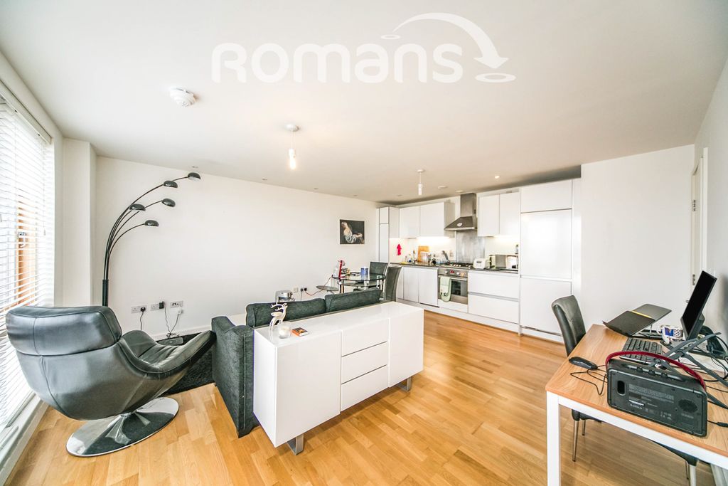 Property photo 2 of 8 9A83Dd2F-6489-457d-8