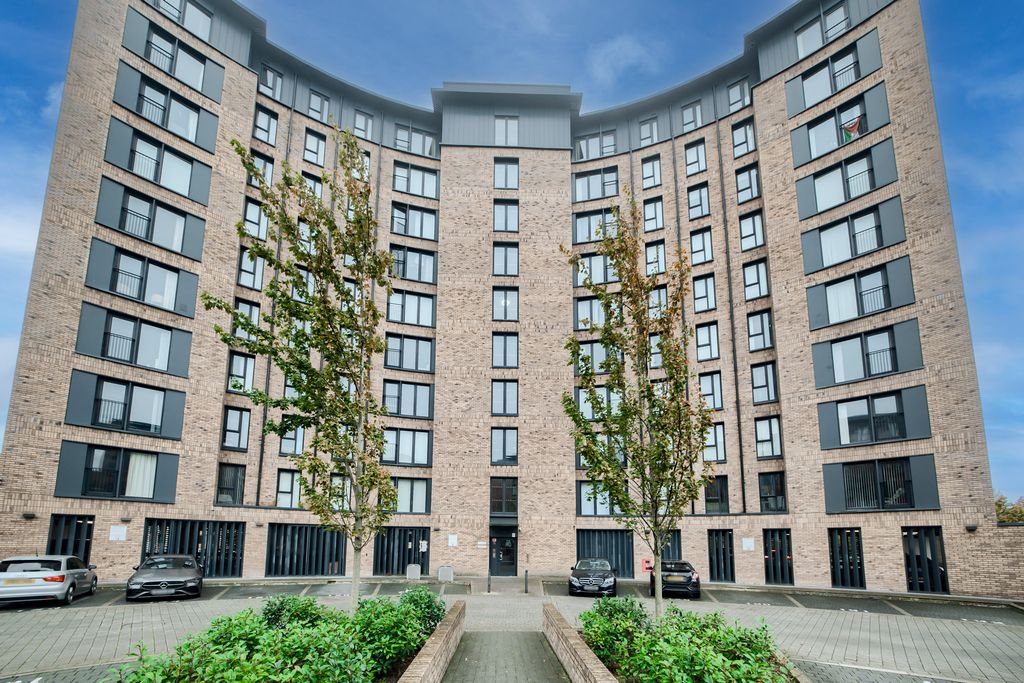 Property photo 1 of 11 Xh2S8184-Hdr(3)-Edit