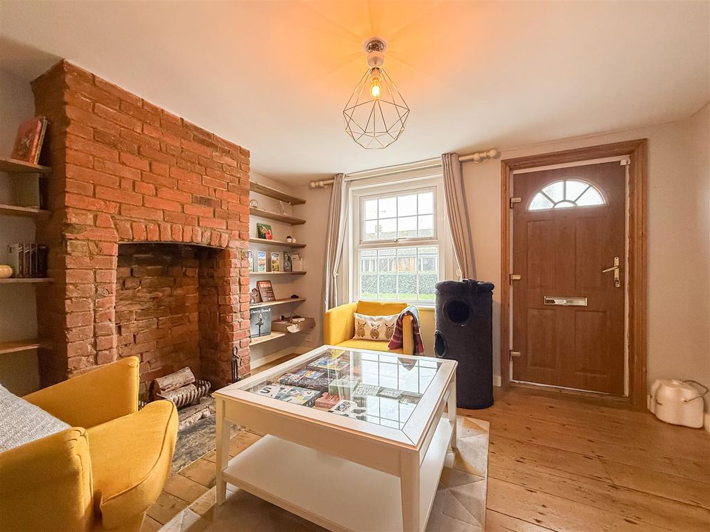 Property photo 2 of 23 Sitting Room