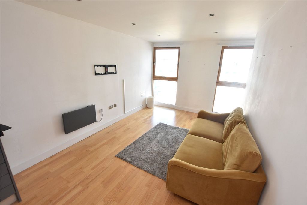 Property photo 2 of 6 Picture No. 01