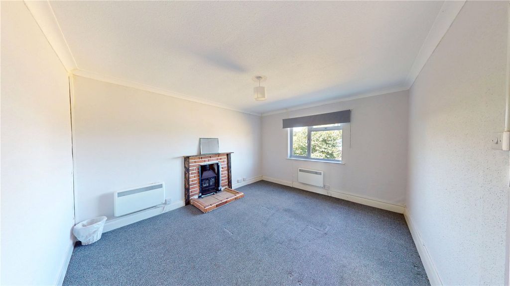 Property photo 2 of 21 Picture No. 02