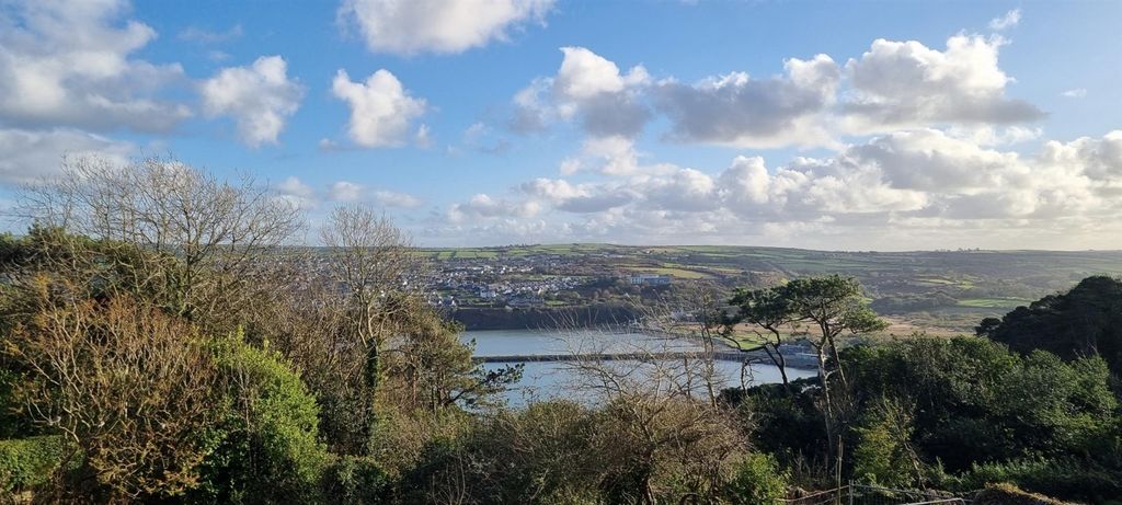 Property photo 2 of 16 1000079018.Jpg