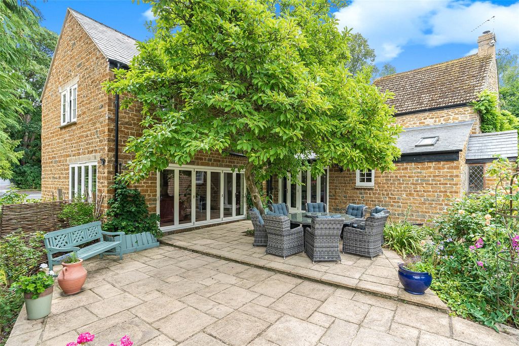 Property photo 2 of 17 Picture No. 23