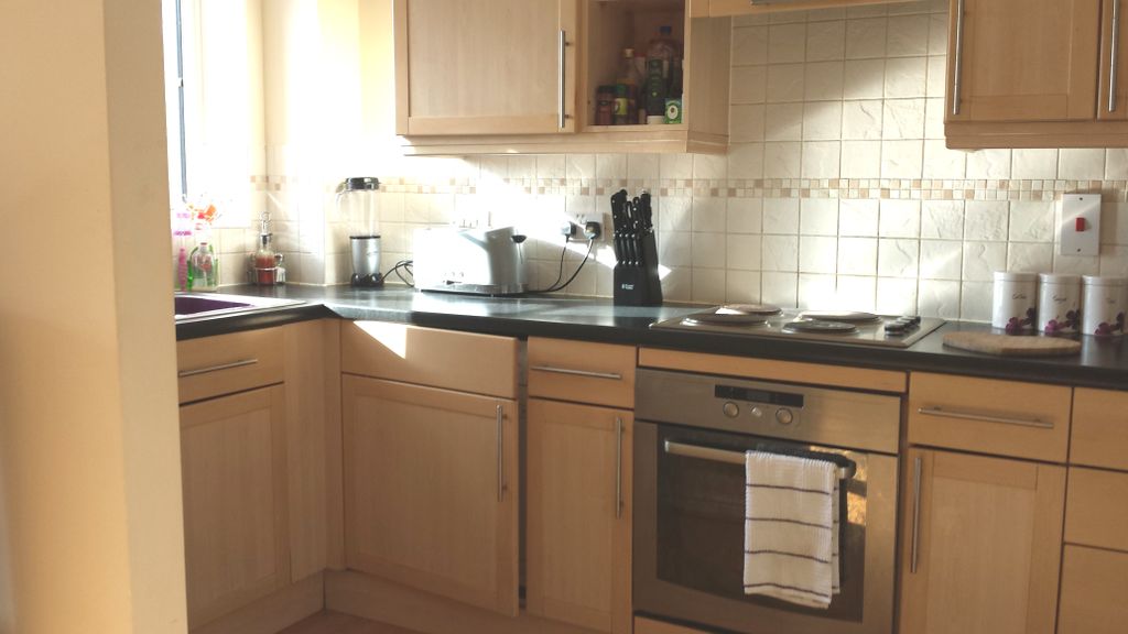 Property photo 3 of 6 Kit2