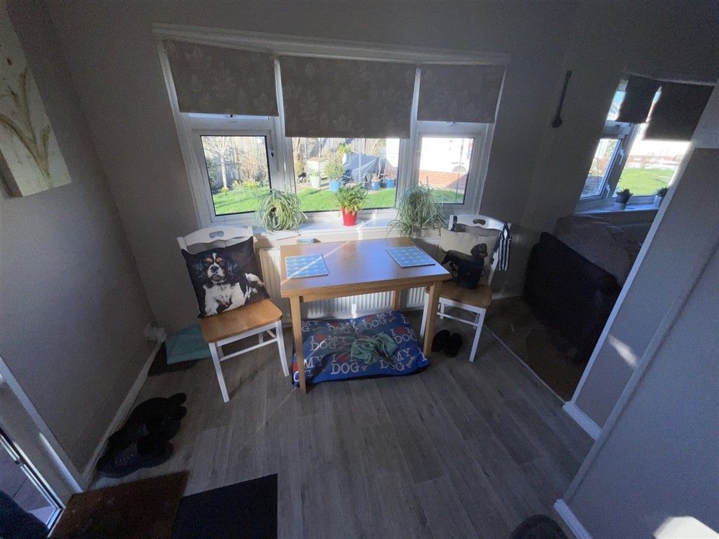 Property photo 2 of 9 Dining Area