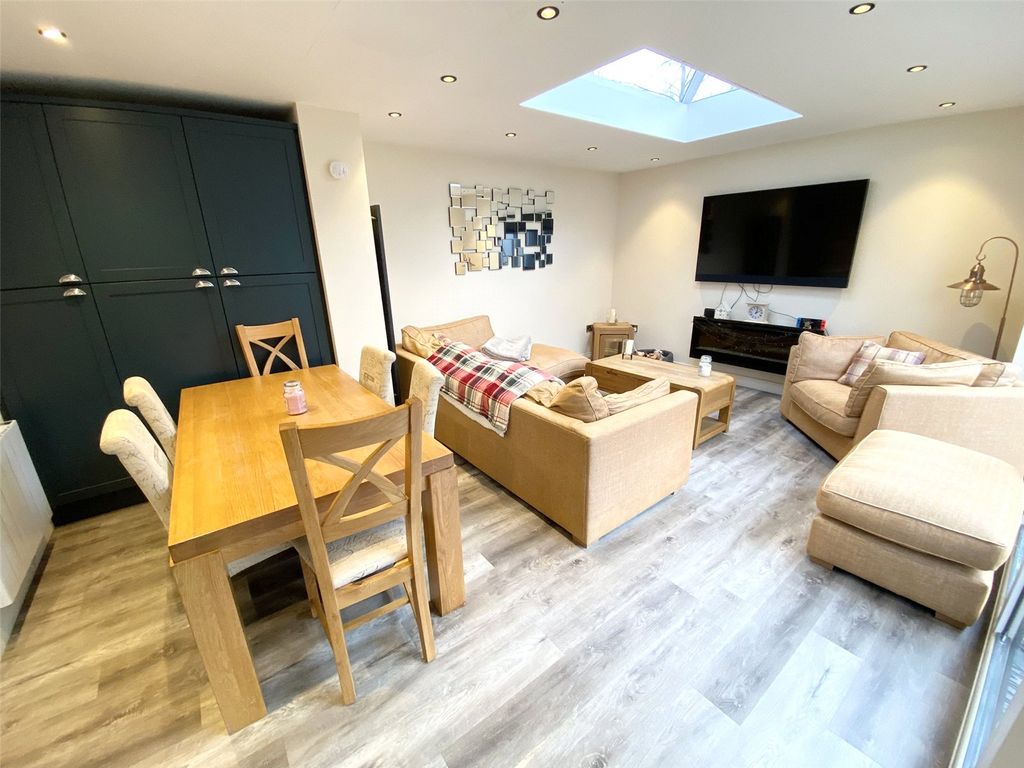 Property photo 3 of 24 Picture No. 13