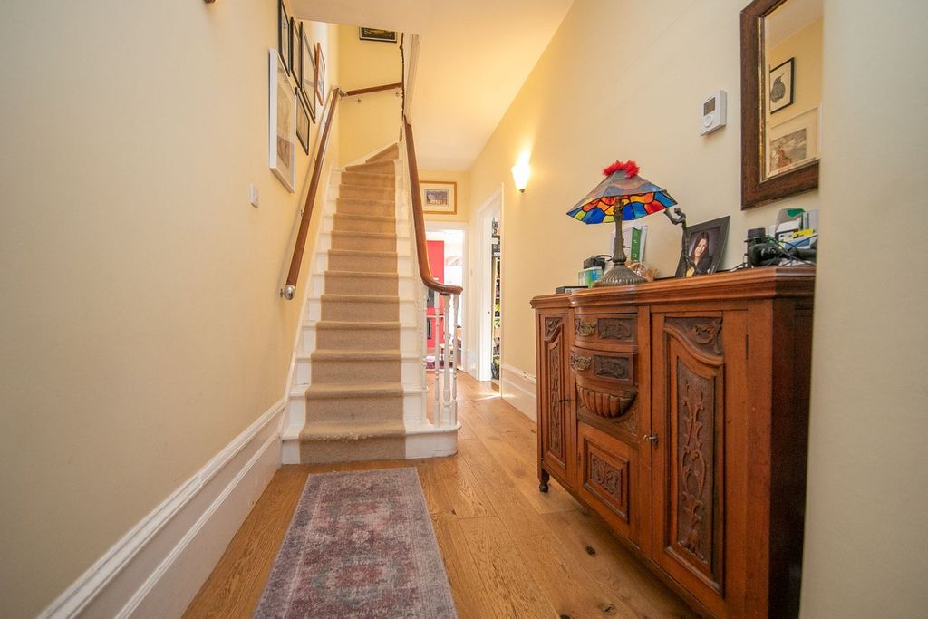 Property photo 2 of 35