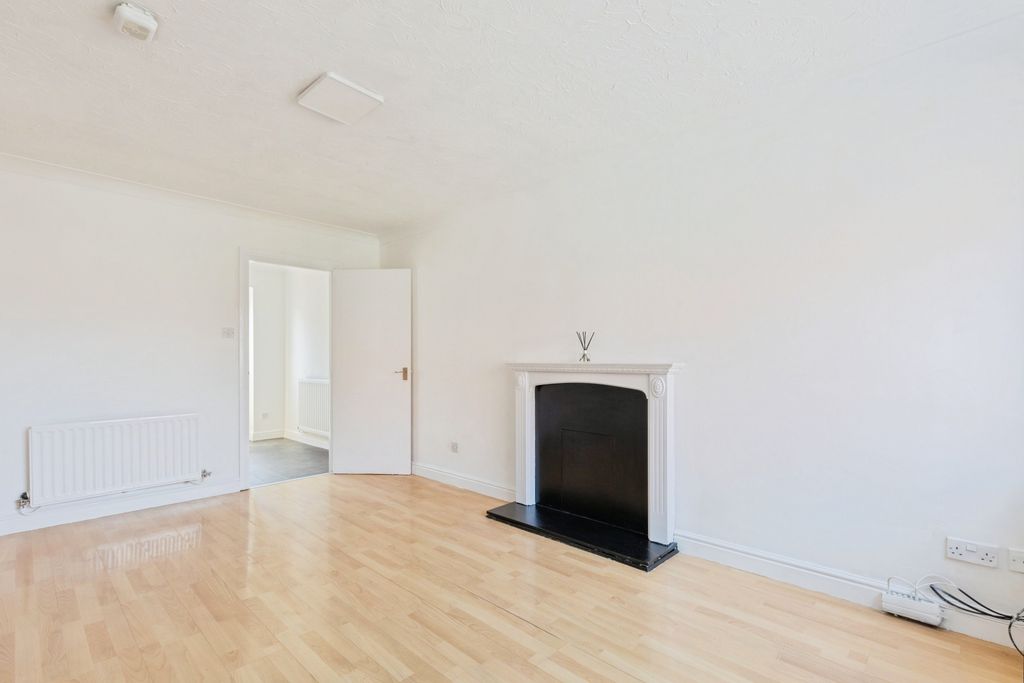 Property photo 3 of 22