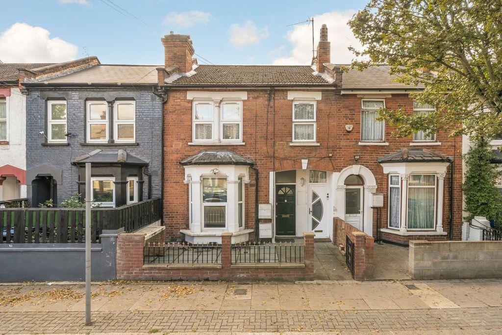 Property photo 1 of 6