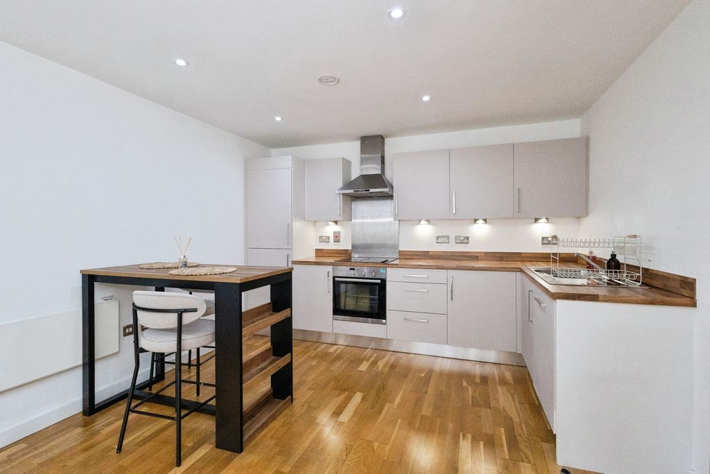 Property photo 2 of 14 Pbox-Img.Jpg