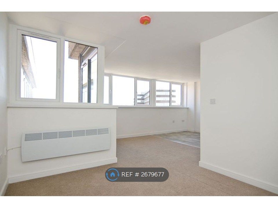 Property photo 2 of 9 Lounge