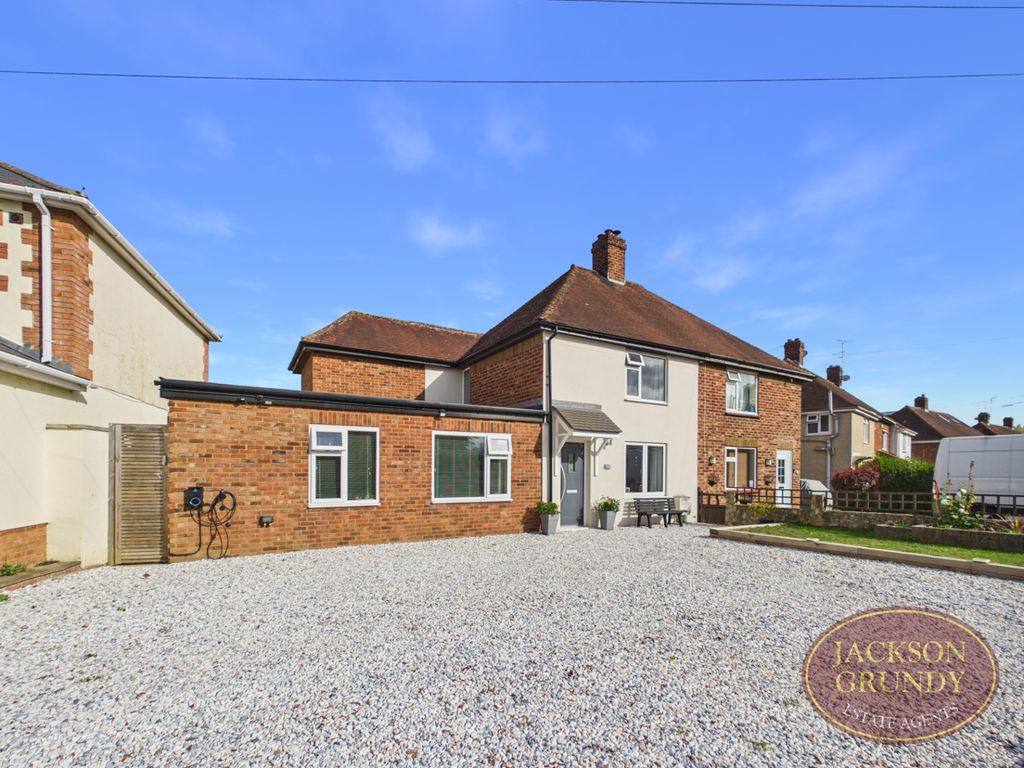 Property photo 1 of 25 Northampton Road