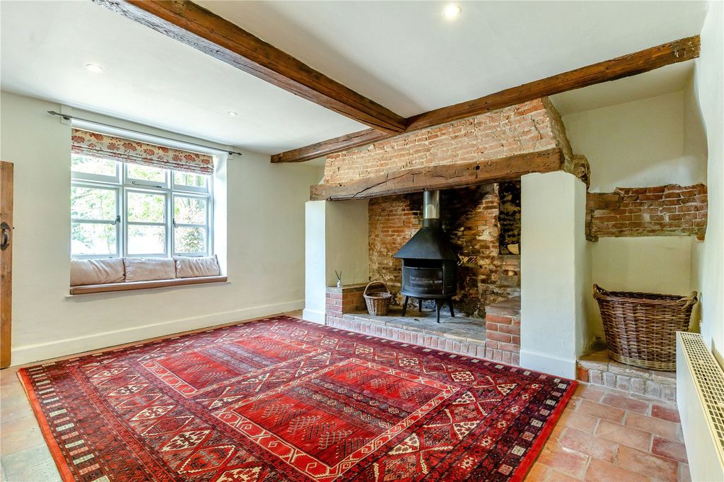 Property photo 3 of 19 Siting Room