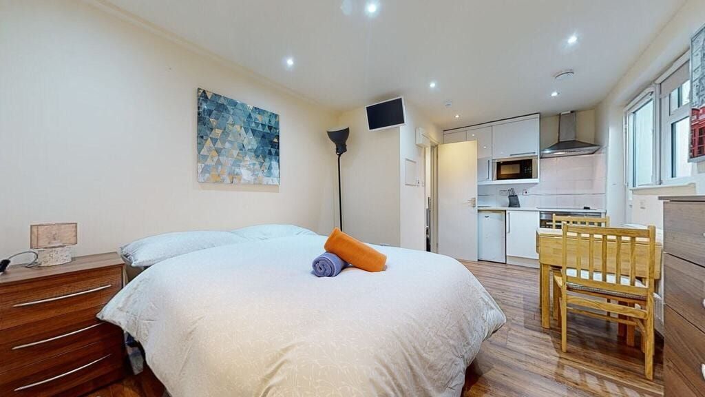 Property photo 3 of 5