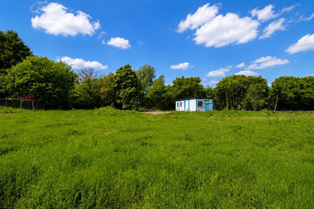 Property photo 1 of 10 External 4.Png