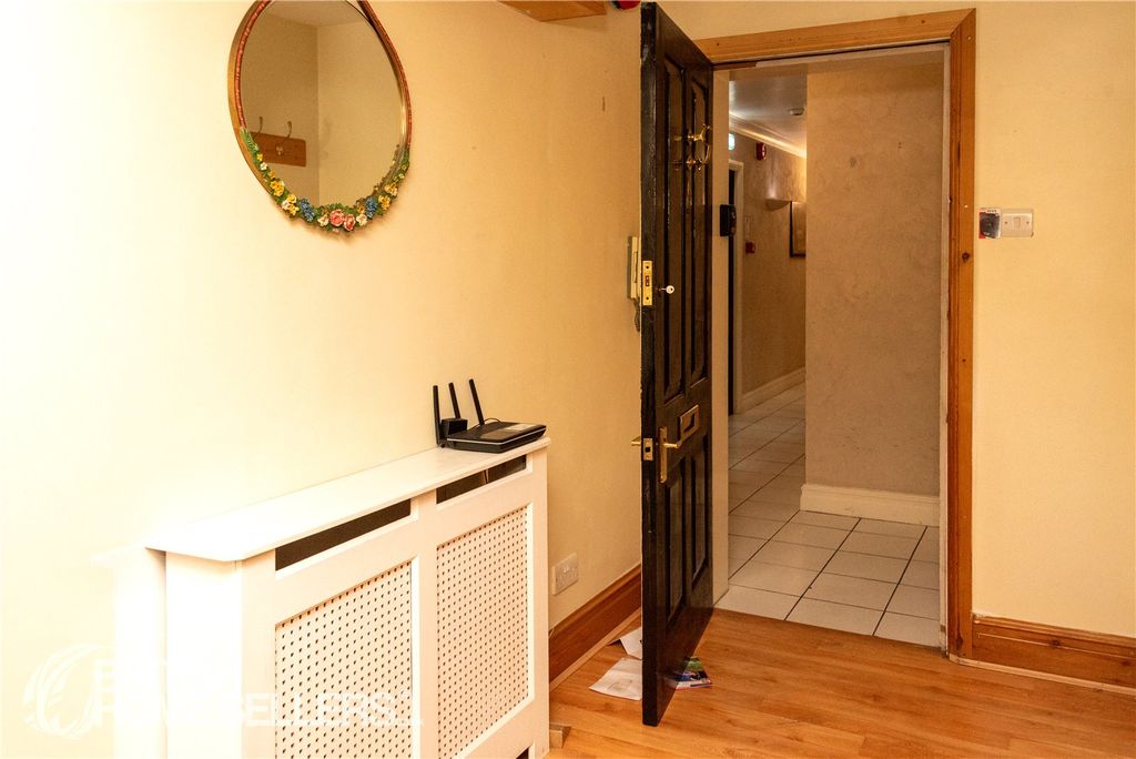 Property photo 3 of 22 Picture No. 11