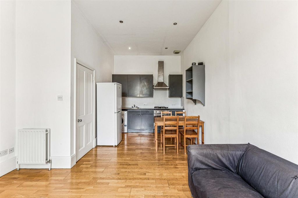 Property photo 2 of 8 4.Jpg