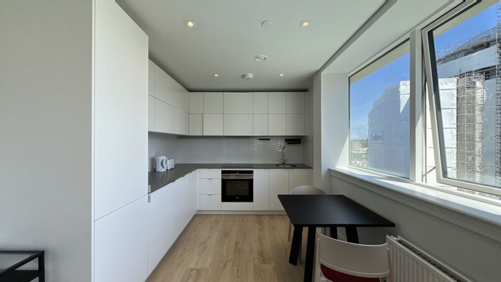 Property photo 2 of 19 Kitchen