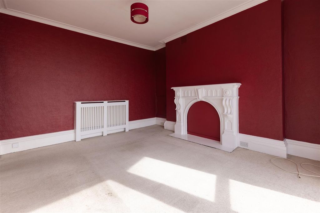 Property photo 2 of 11 Living Room
