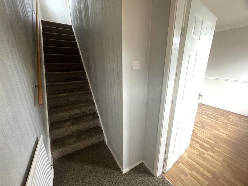 Property photo 2 of 15 Hallway