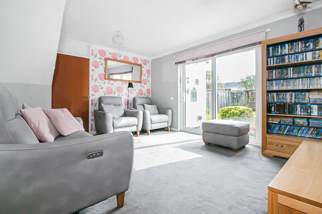 Property photo 3 of 13