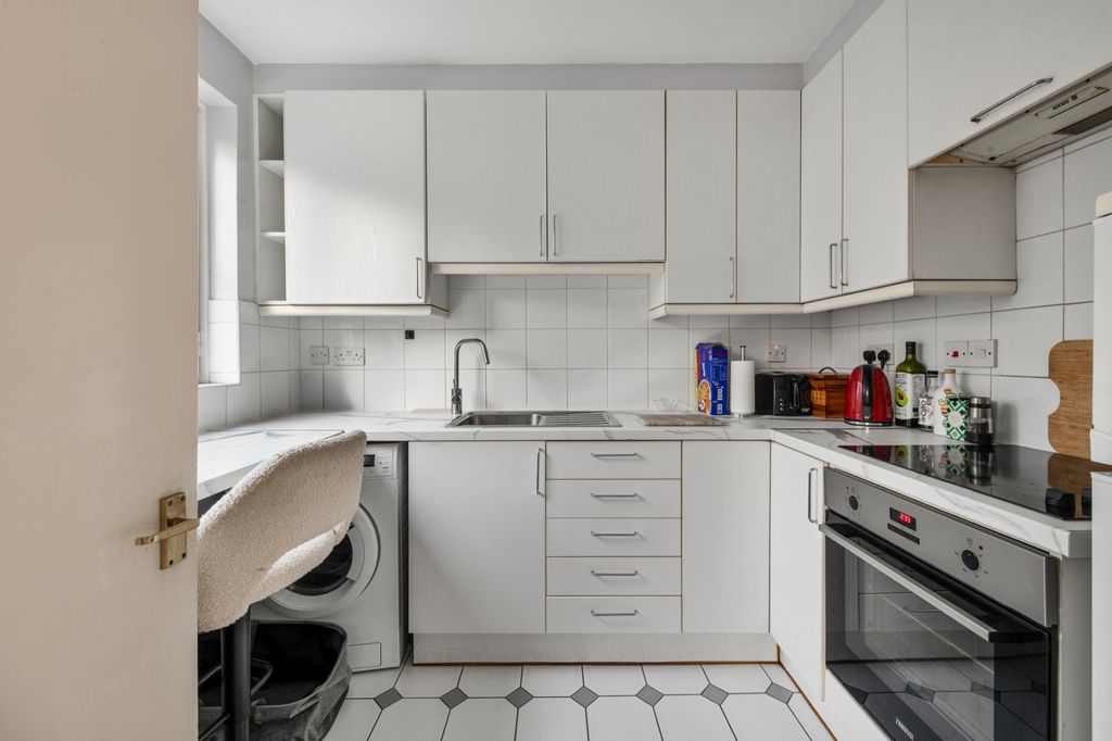 Property photo 3 of 9 Picture No. 06