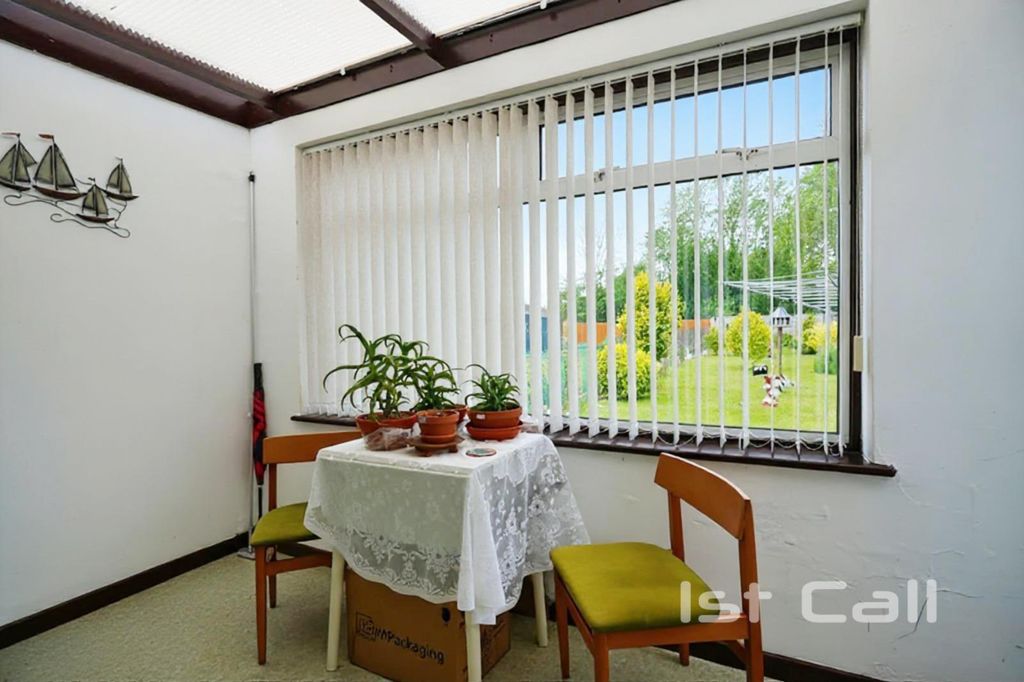 Property photo 3 of 13 Conservatory