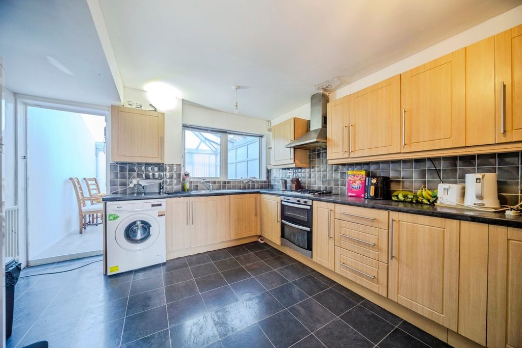 Property photo 3 of 20 Pbox-Img.Jpg