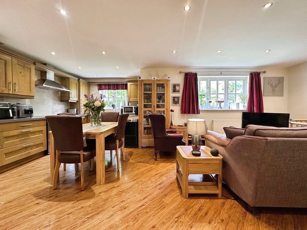 Property photo 3 of 38
