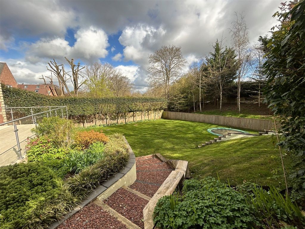 Property photo 3 of 21 Picture No. 29