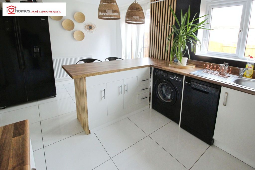 Property photo 3 of 12 Photo 7