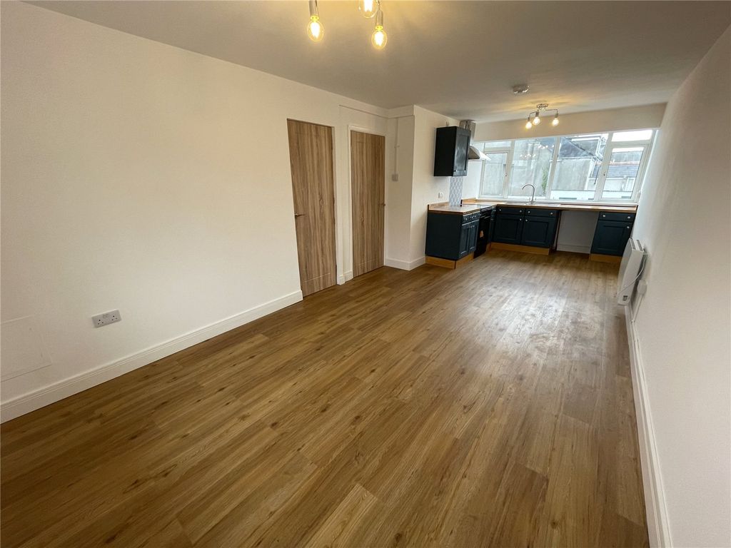 Property photo 3 of 10 Picture No. 03