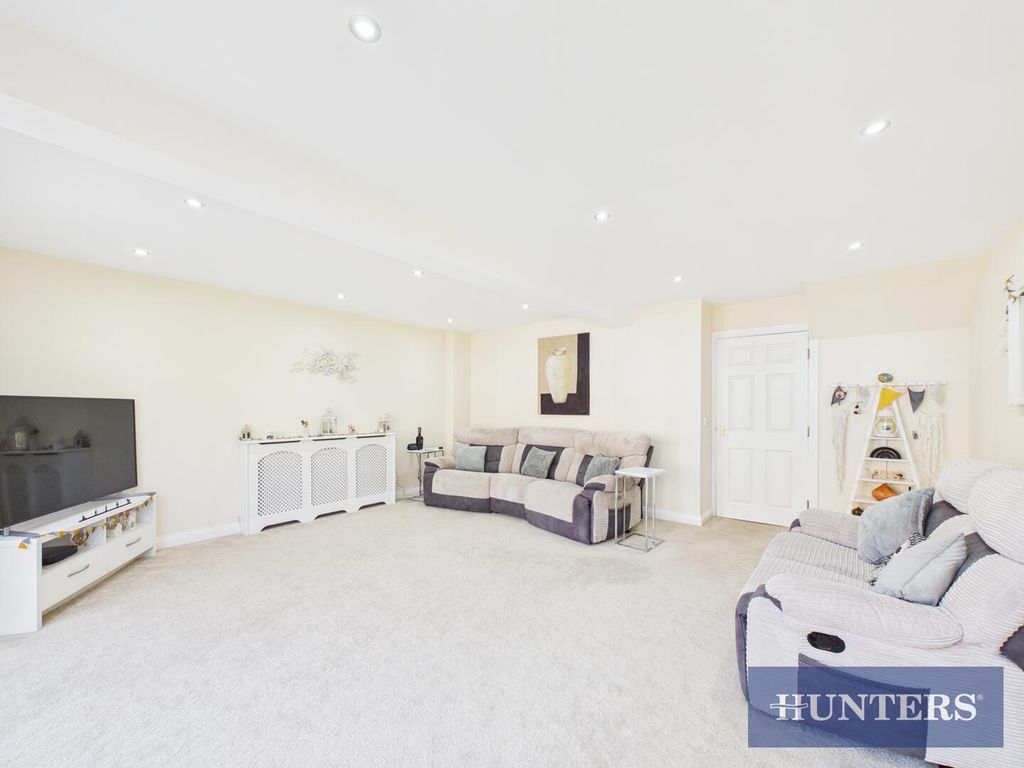 Property photo 3 of 23 Living Room