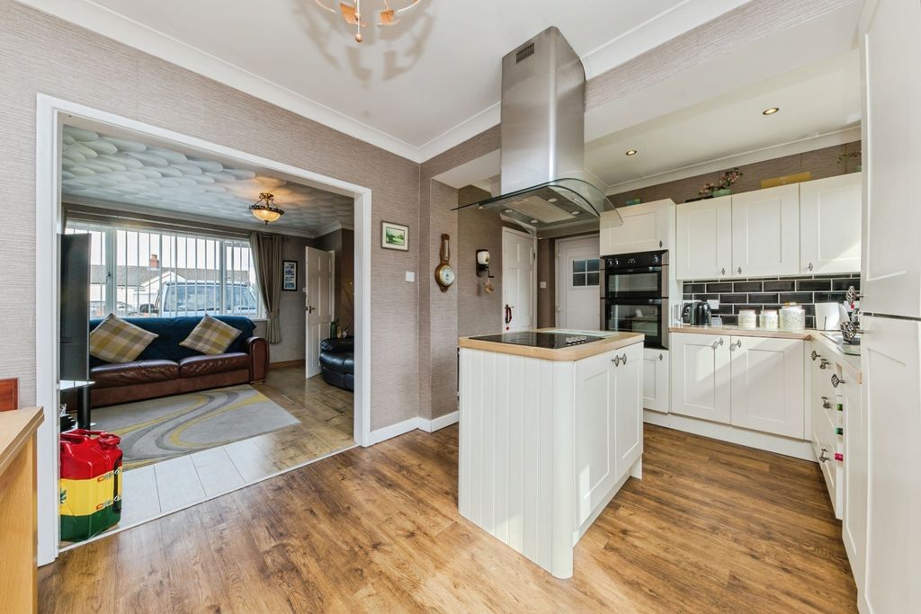 Property photo 2 of 16 Photo